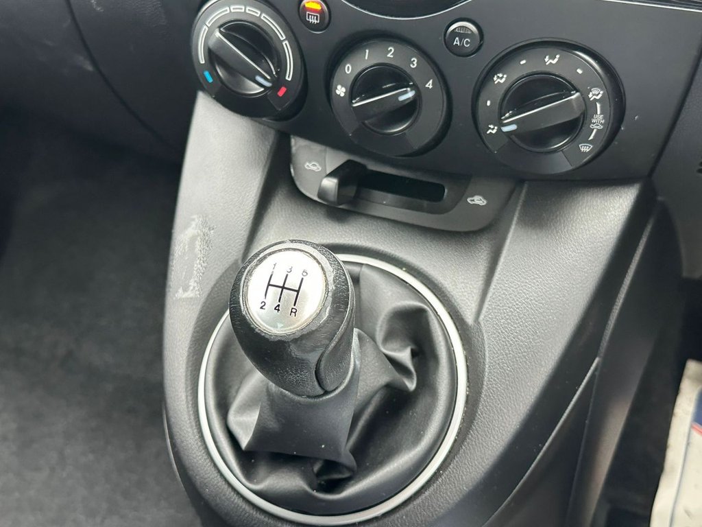 Used Mazda Mazda2 2014 for sale - 76973804: Photo 24