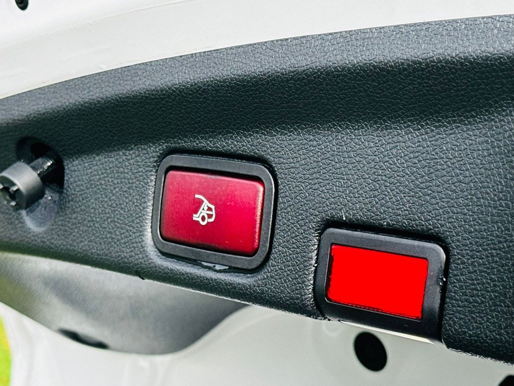 Used Mercedes-Benz E Class 2017 for sale - 76291569: Photo 28