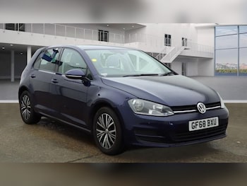 Volkswagen - Golf