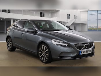 Used Volvo V40 2019 for sale - 76163437: Photo