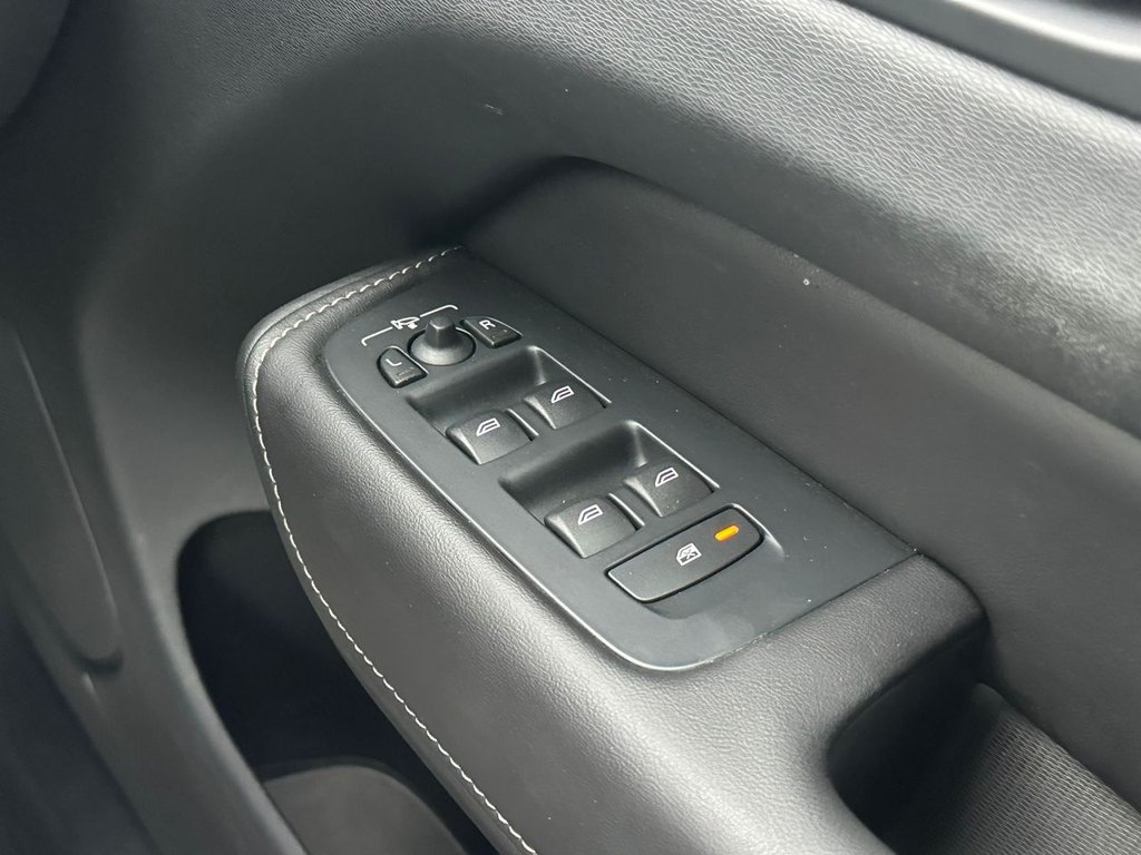 Used Volvo XC60 2019 for sale - 77368859: Photo 32