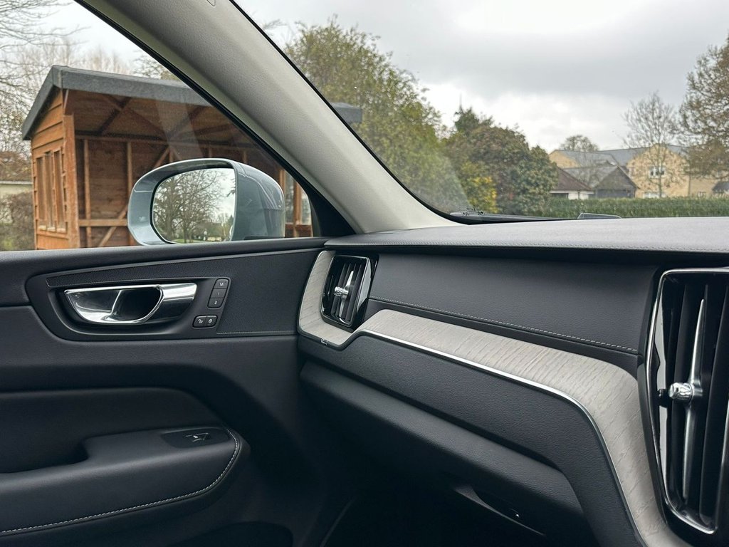 Used Volvo XC60 2019 for sale - 77368859: Photo 36