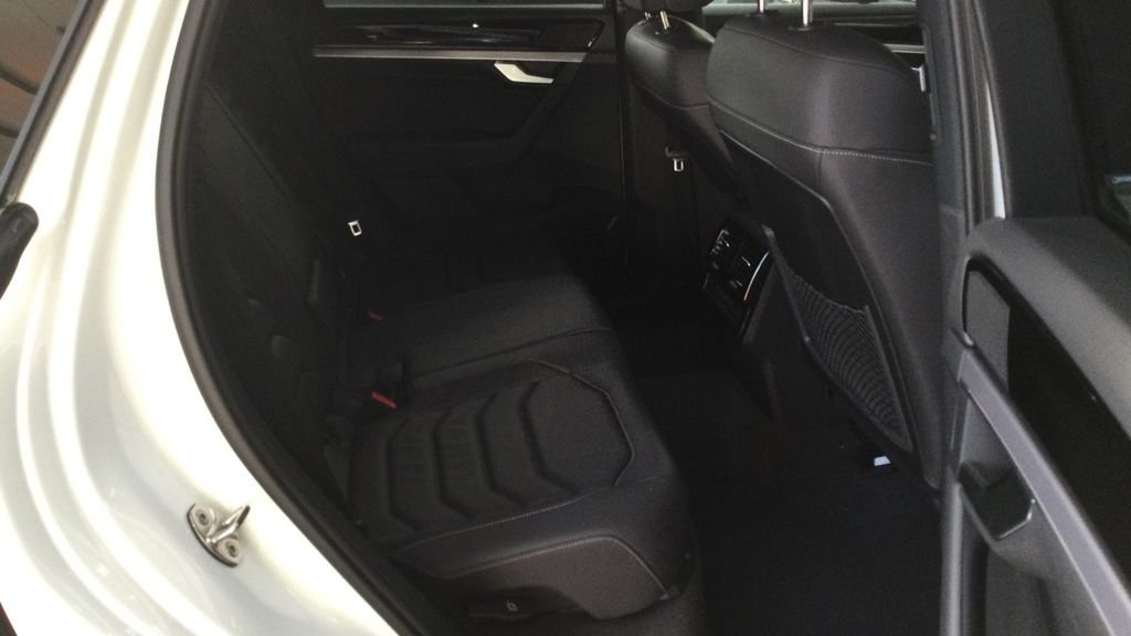 Used Volkswagen Touareg 2023 for sale - 76962722: Photo 14