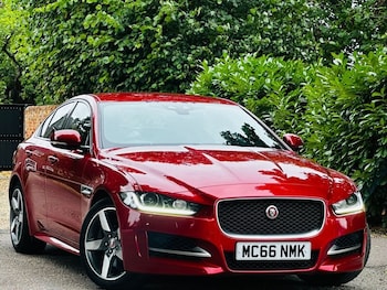 Used Jaguar XE 2017 for sale - 75527912: Photo