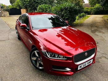 Used Jaguar XE 2017 for sale - 75527912: Photo