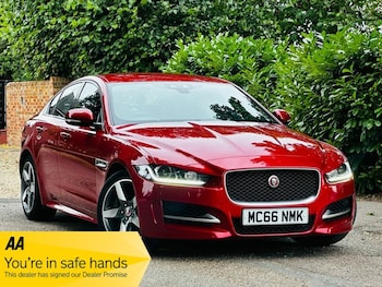 Used Jaguar XE 2017 for sale - 75679095: Photo