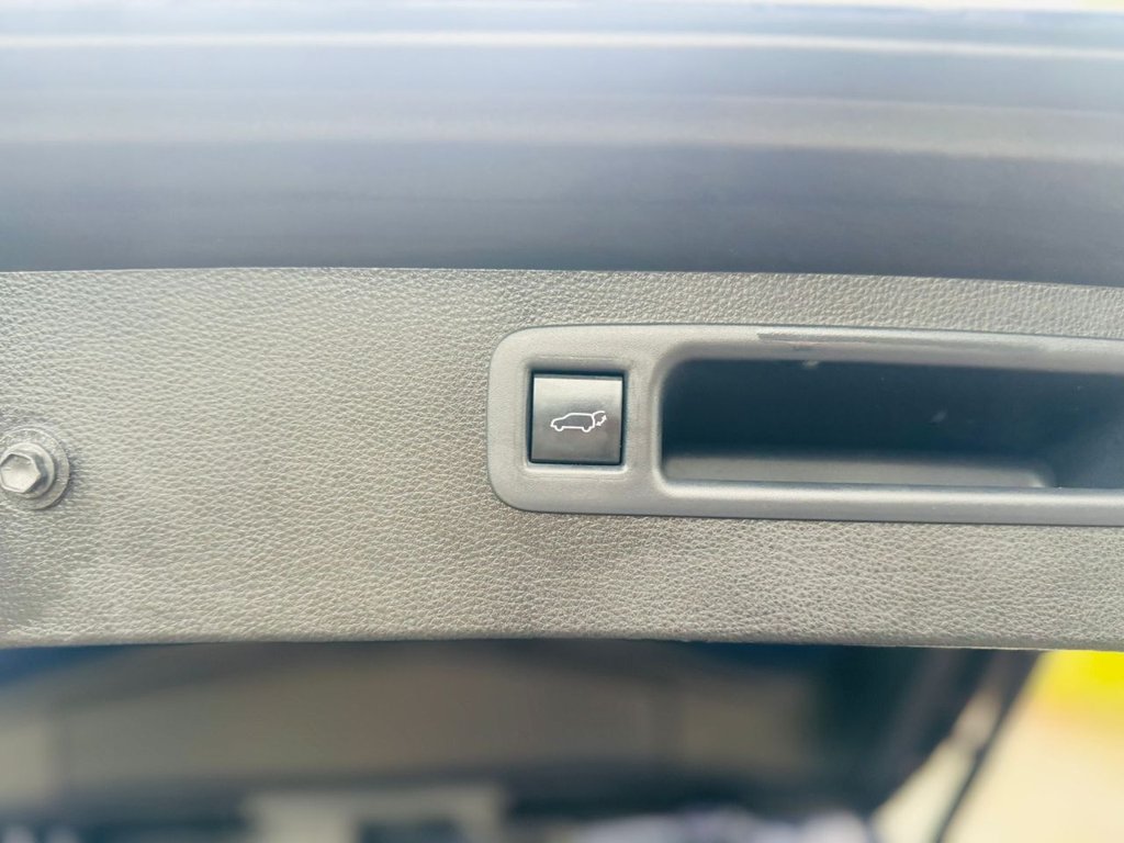 Used Toyota Highlander 2021 for sale - 77571988: Photo 25