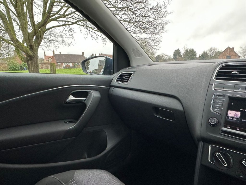 Used Volkswagen Polo 2015 for sale - 77520877: Photo 28