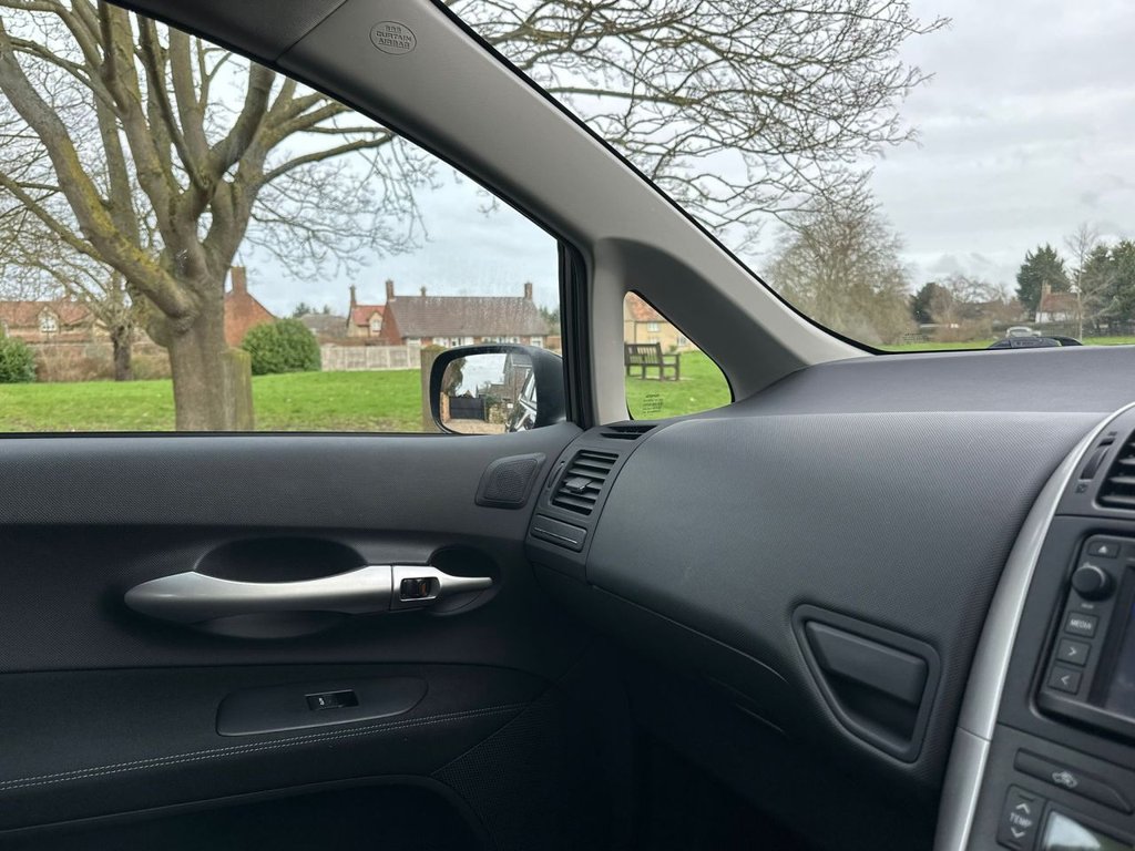 Used Toyota Auris 2012 for sale - 77463520: Photo 21