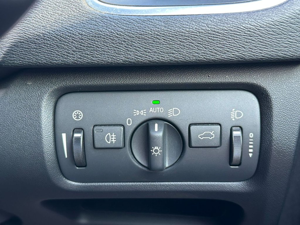 Used Volvo V40 2016 for sale - 76900530: Photo 27