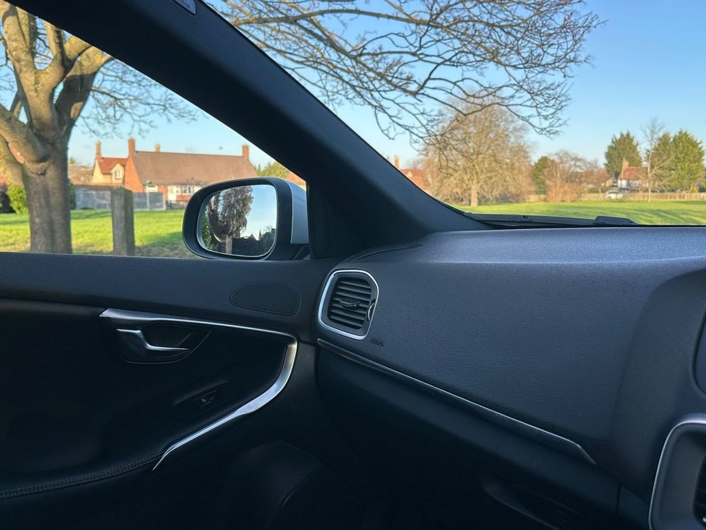 Used Volvo V40 2016 for sale - 76900530: Photo 31