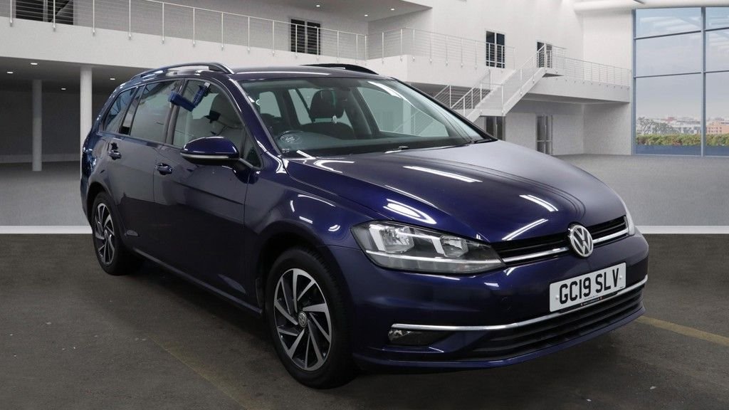 Used Volkswagen Golf 2019 for sale - 76570202: Photo 1