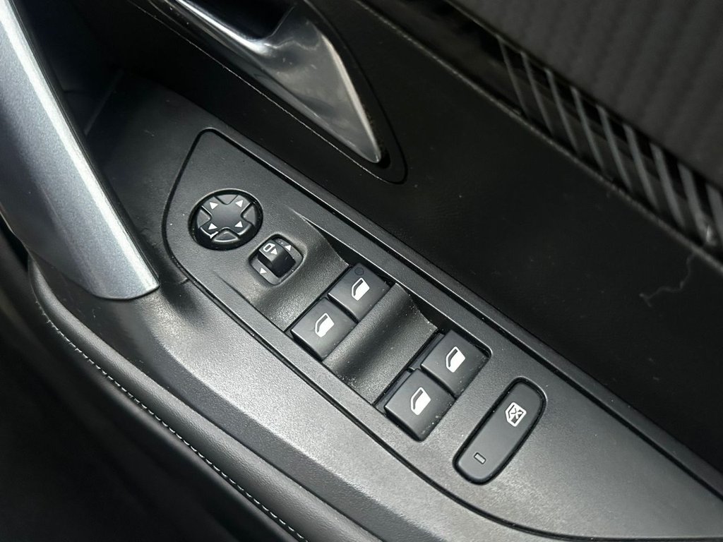 Used Peugeot 2008 2020 for sale - 76279960: Photo 28