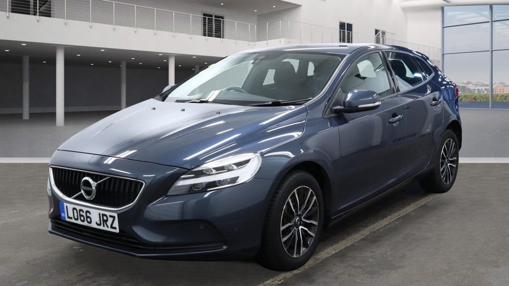Used Volvo V40 2016 for sale - 76582613: Photo 1