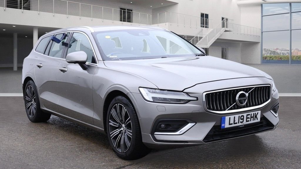 Used Volvo V60 2019 for sale - 76570155: Photo 1
