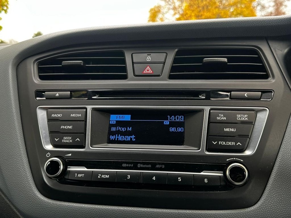 Used Hyundai i20 2016 for sale - 76105959: Photo 32