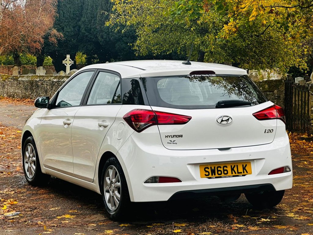 Used Hyundai i20 2016 for sale - 76105959: Photo 8