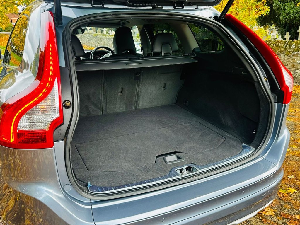 Used Volvo XC60 2017 for sale - 76235834: Photo 23