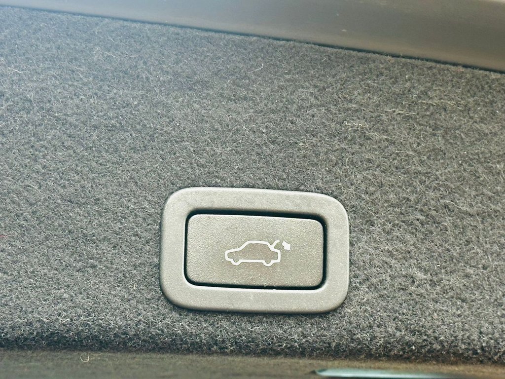 Used Volvo XC60 2017 for sale - 76235834: Photo 25