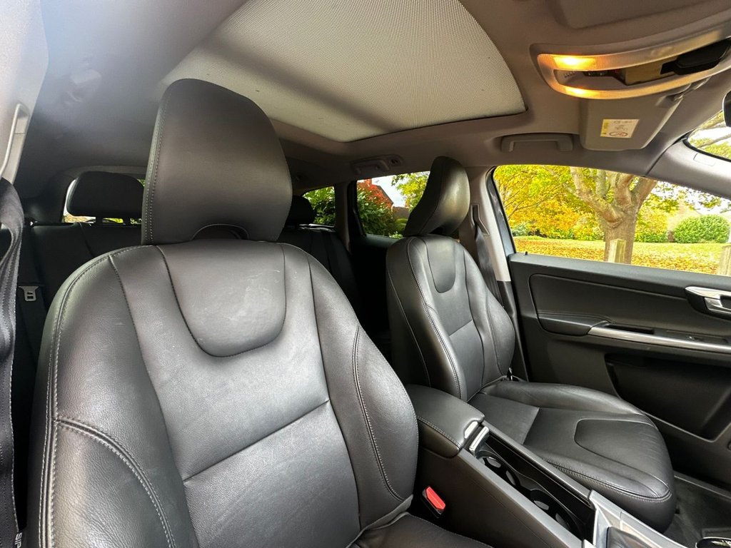 Used Volvo XC60 2017 for sale - 76235834: Photo 31