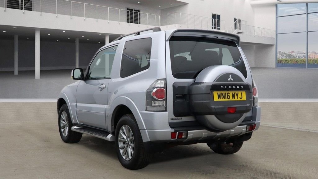 Used Mitsubishi Shogun 2016 for sale - 76973837: Photo 11