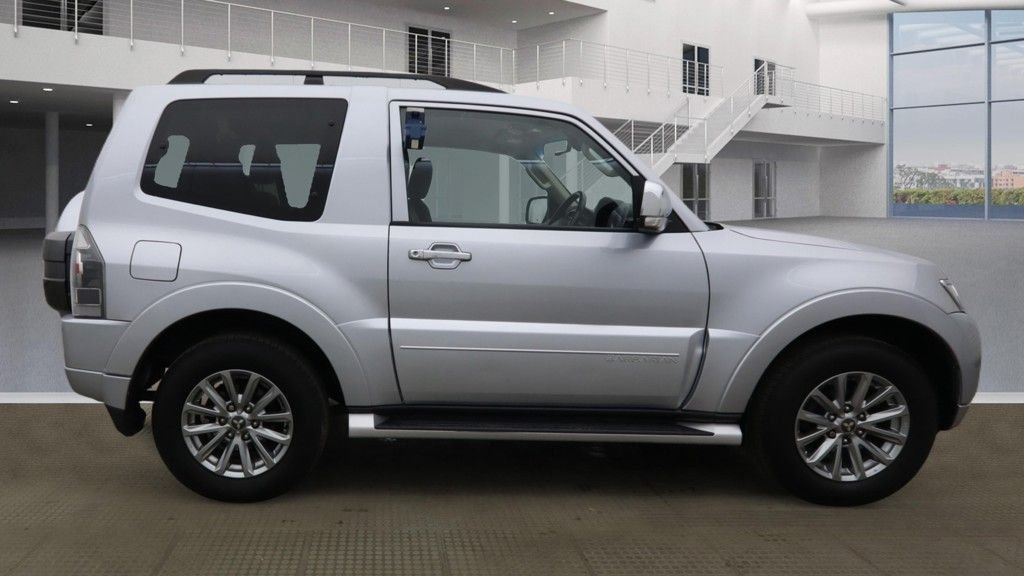 Used Mitsubishi Shogun 2016 for sale - 76973837: Photo 13