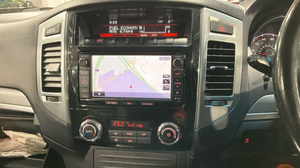 Used Mitsubishi Shogun 2016 for sale - 76973837: Photo 18