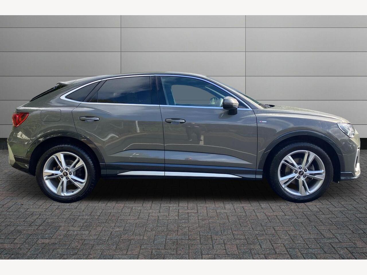 Used Audi Q3 2024 for sale - 77075399: Photo 5