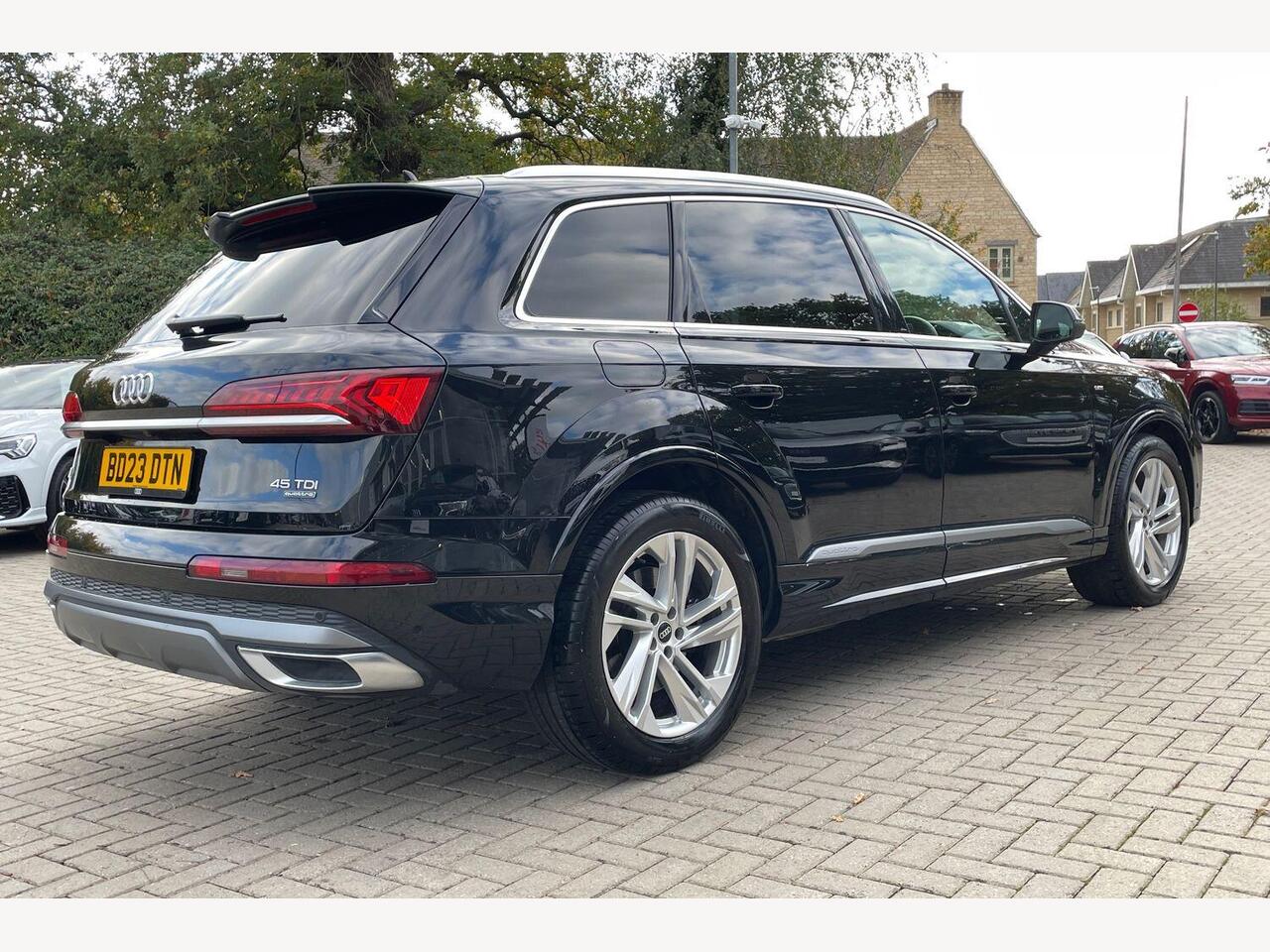 Used Audi Q7 2023 for sale - 76676879: Photo 16