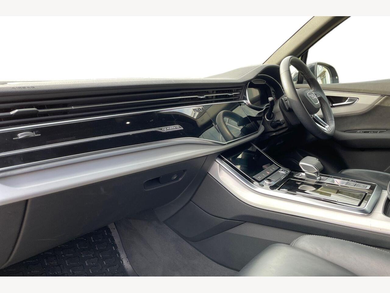 Used Audi Q7 2023 for sale - 76676879: Photo 2