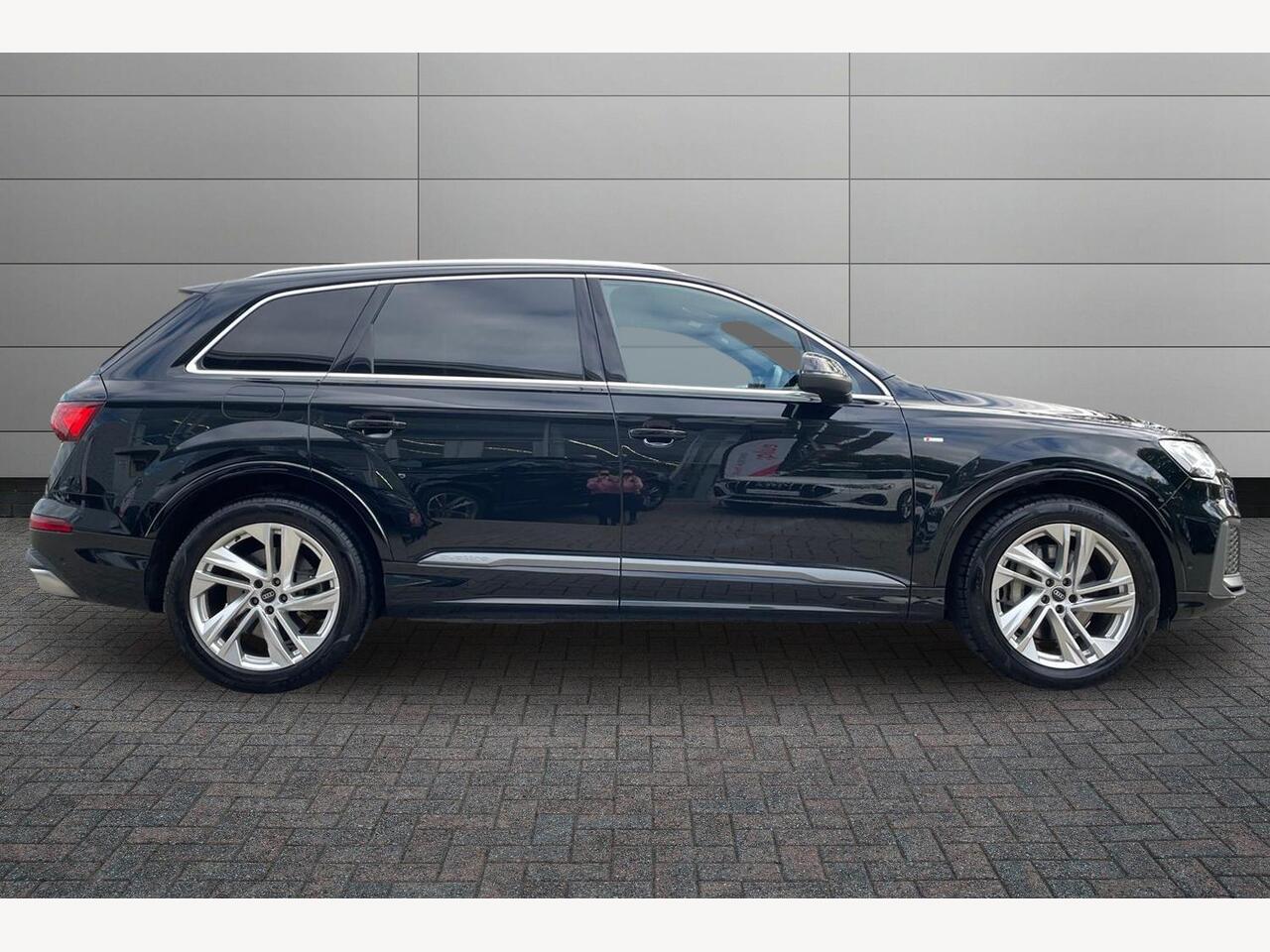Used Audi Q7 2023 for sale - 76676879: Photo 4