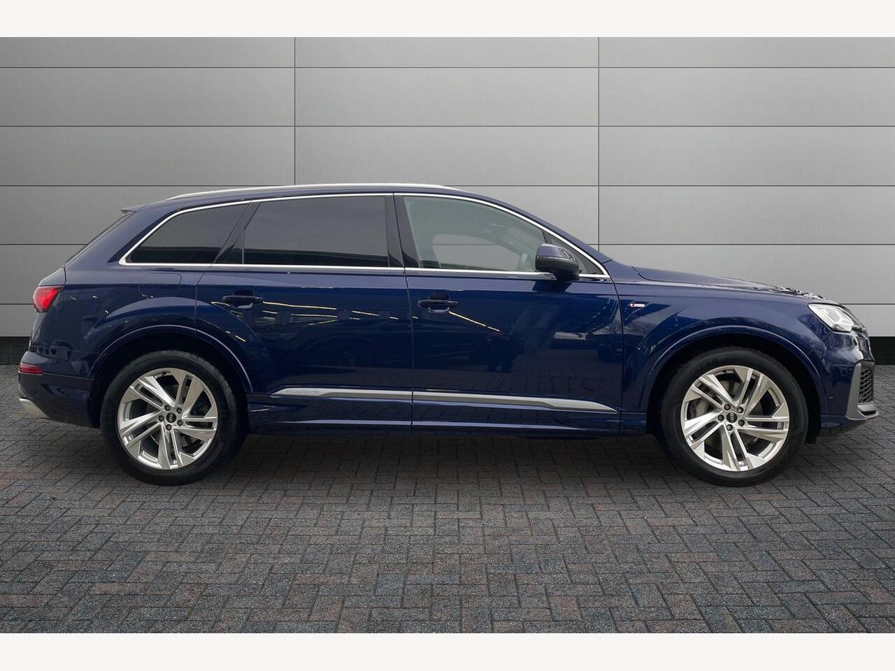 Used Audi Q7 2022 for sale - 76900127: Photo 4