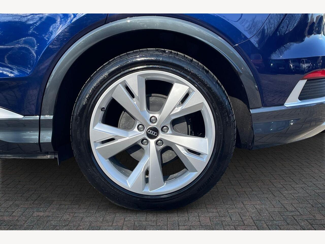 Used Audi Q4 e-tron 2025 for sale - 78169208: Photo 5