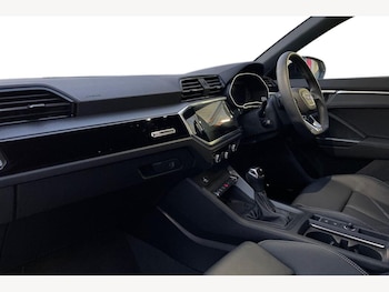 Used Audi Q3 2025 for sale - 77427951: Photo