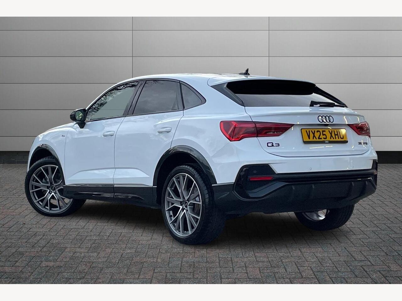 Used Audi Q3 2025 for sale - 77427951: Photo 3