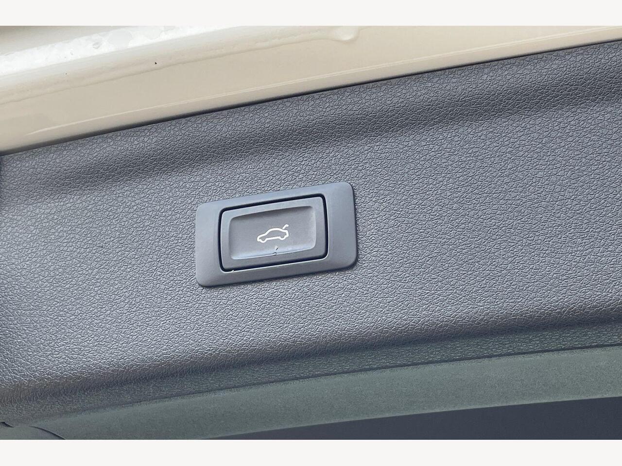 Used Audi Q3 2016 for sale - 77785829: Photo 19