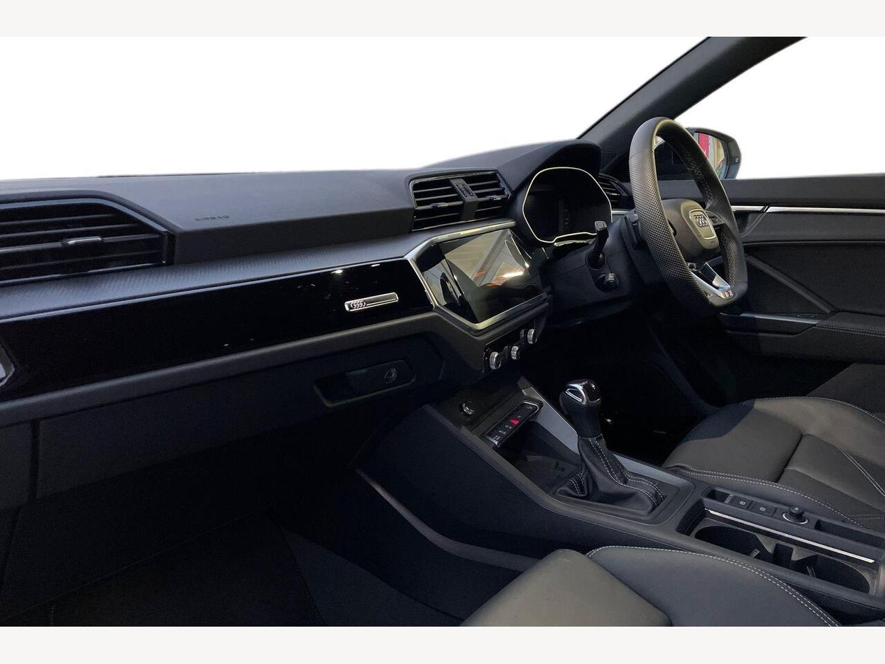 Used Audi Q3 2025 for sale - 77132901: Photo 2