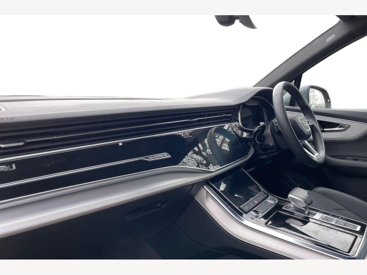 Used Audi Q7 2023 for sale - 77972312: Photo 2