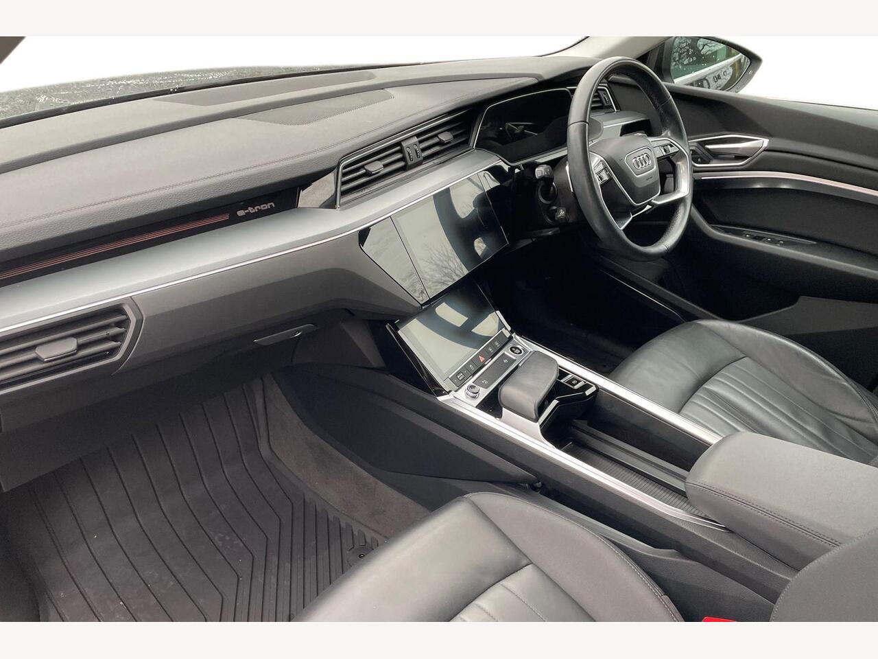 Used Audi e-tron 2021 for sale - 77826243: Photo 2