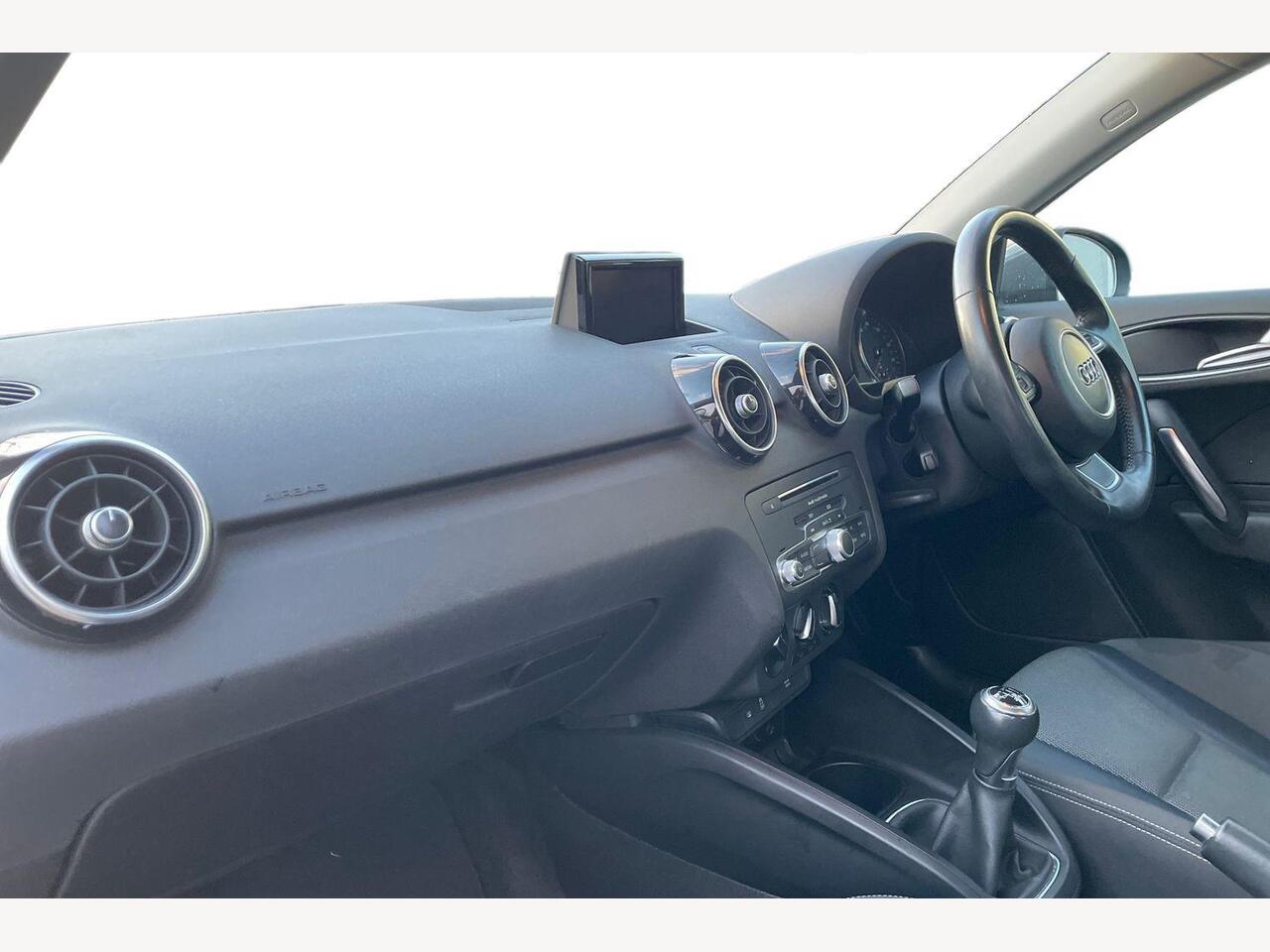 Used Audi A1 2018 for sale - 76999083: Photo 2