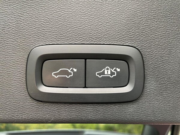 Used Volvo XC40 2022 for sale - 76243197: Photo 42