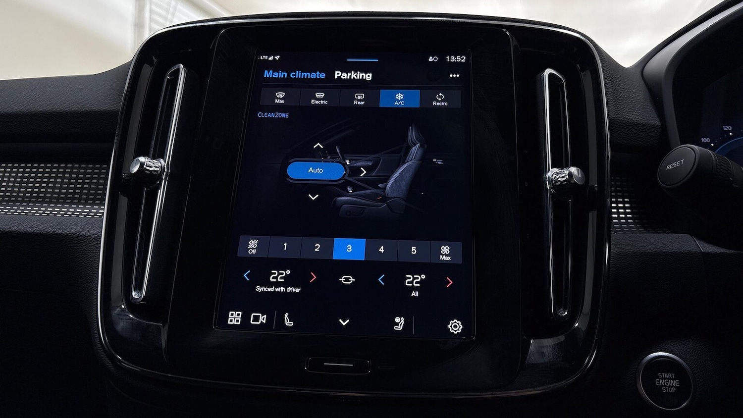 Used Volvo XC40 2024 for sale - 76541807: Photo 36