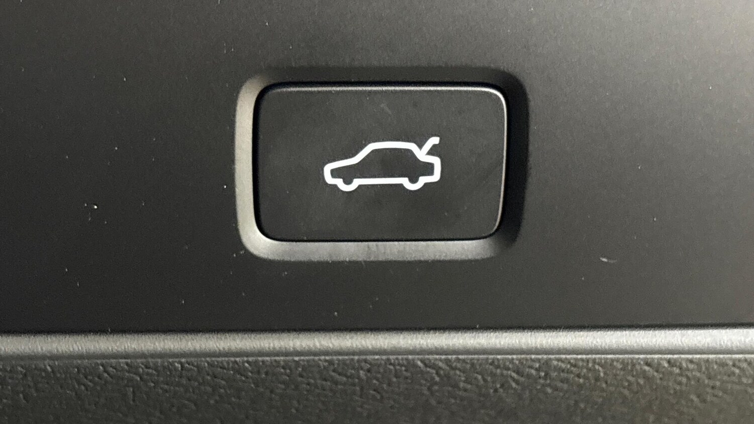 Used Volvo XC40 2024 for sale - 76541807: Photo 37