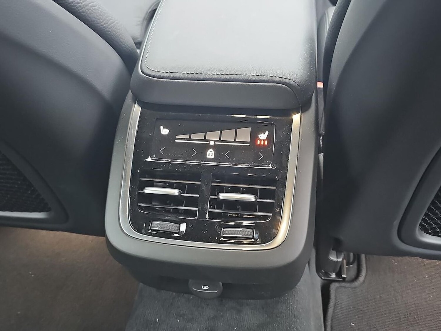 Used Volvo V60 2025 for sale - 77489592: Photo 38