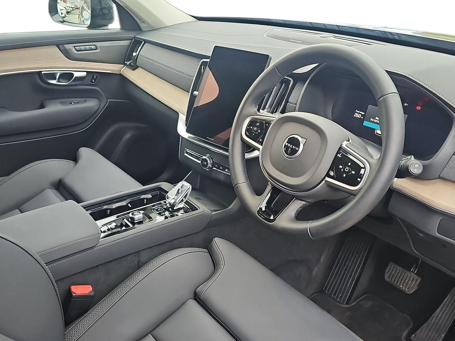 Used Volvo XC90 2025 for sale - 77759365: Photo 15