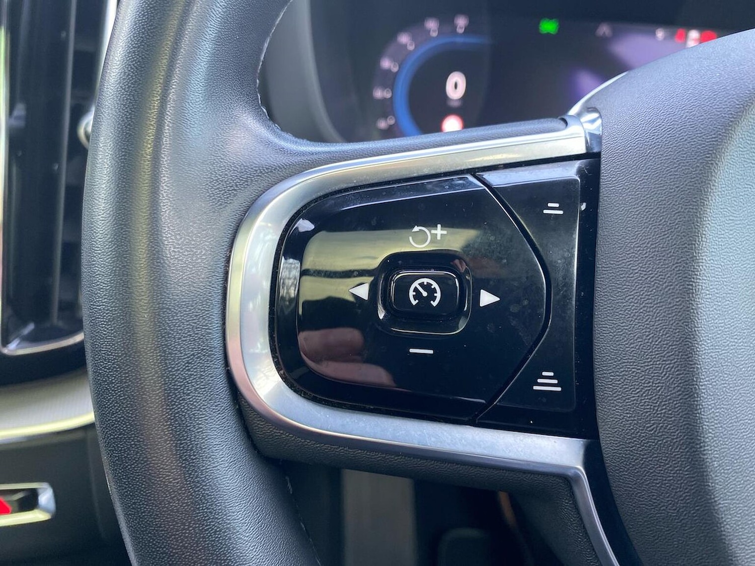 Used Volvo XC60 2022 for sale - 76693418: Photo 26