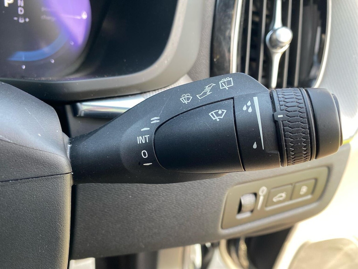 Used Volvo XC60 2022 for sale - 76693418: Photo 29