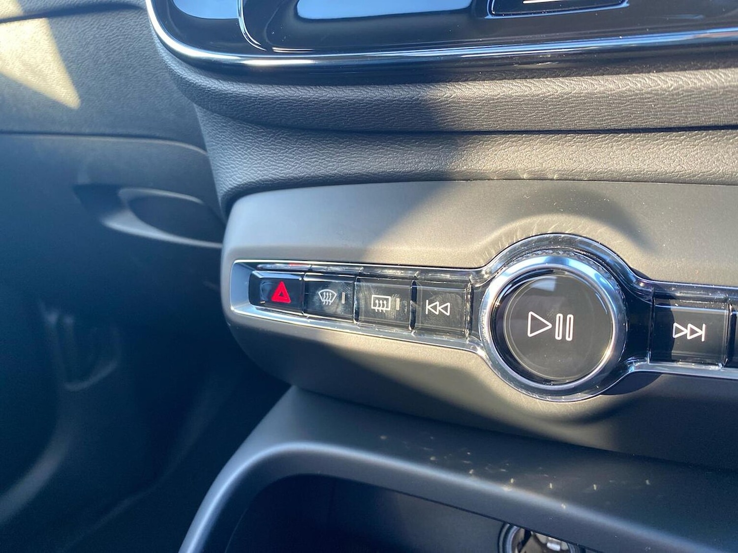 Used Volvo XC40 2025 for sale - 76785178: Photo 12