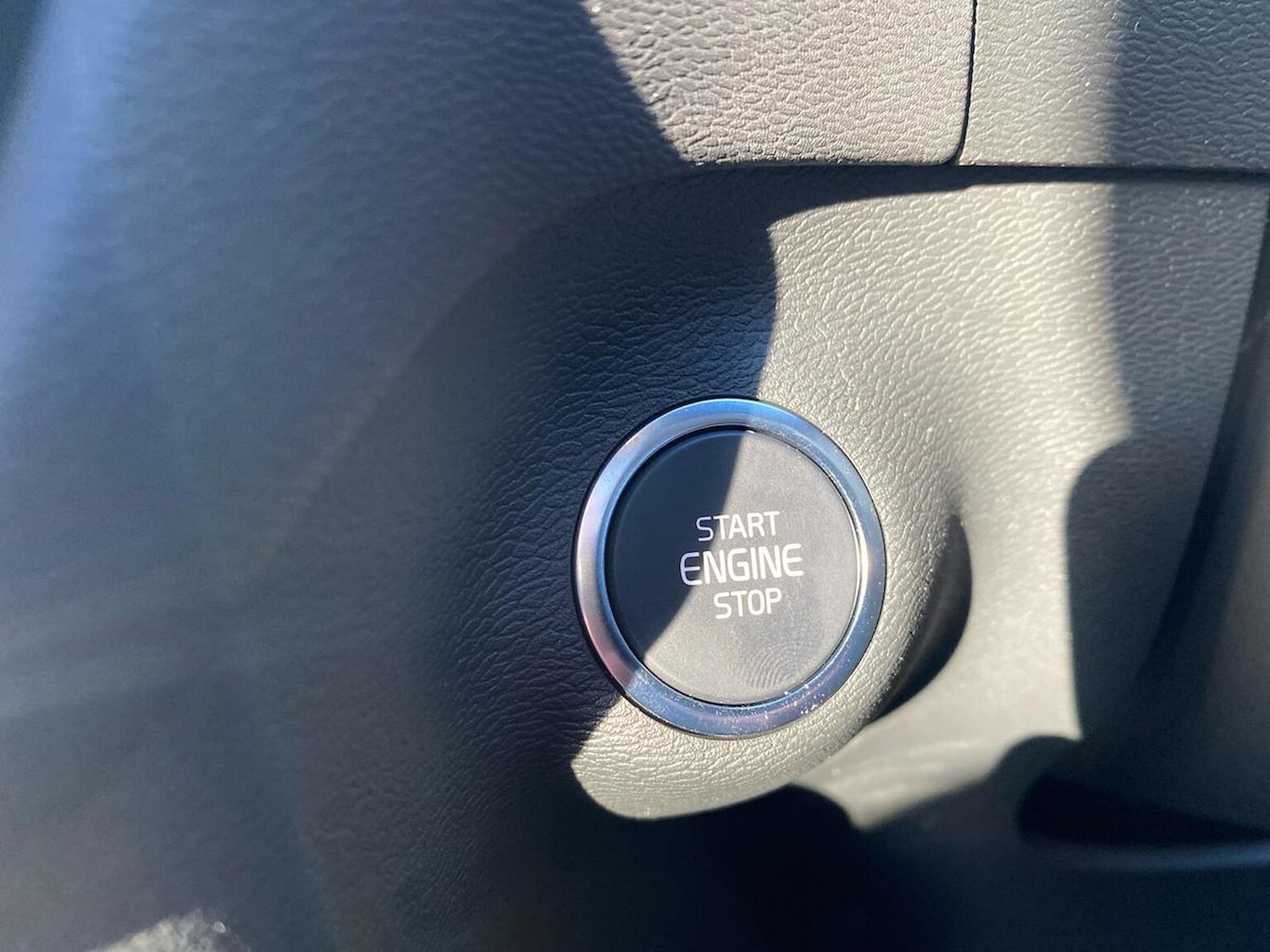 Used Volvo XC40 2025 for sale - 76785178: Photo 22