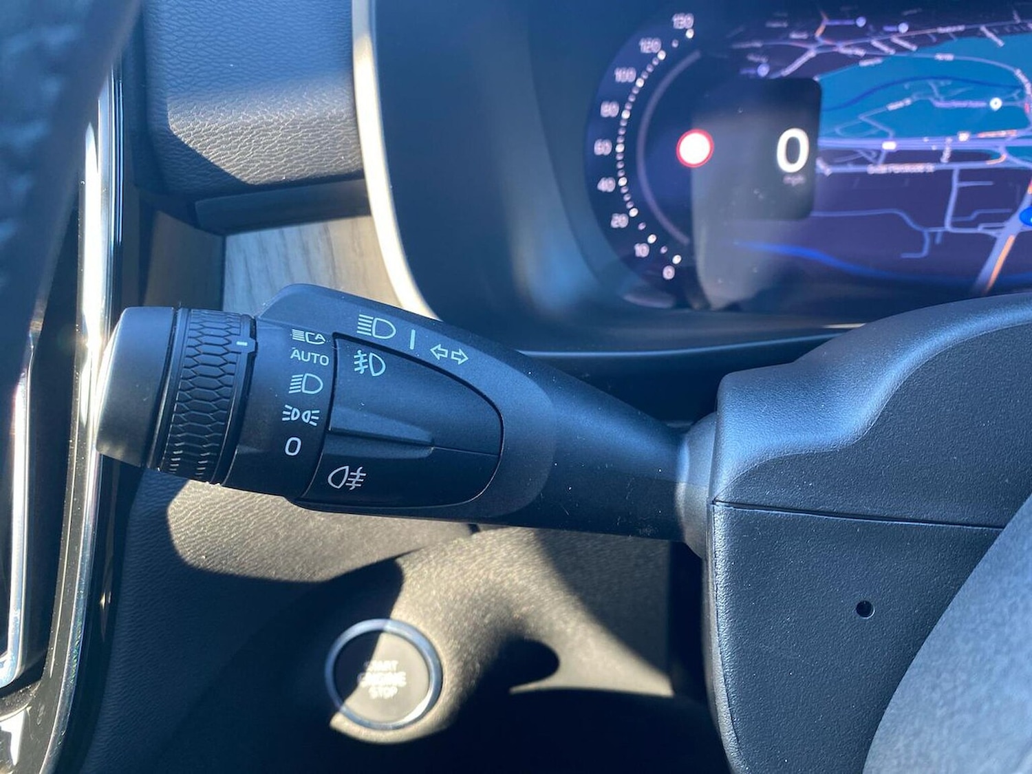 Used Volvo XC40 2025 for sale - 76785178: Photo 28